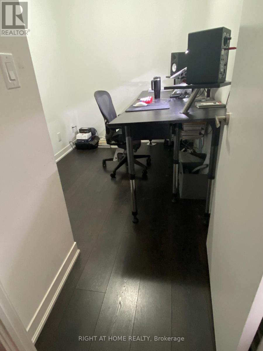 5605 - 88 Harbour Street, Toronto, Ontario  M5J 0C3 - Photo 6 - C12986086