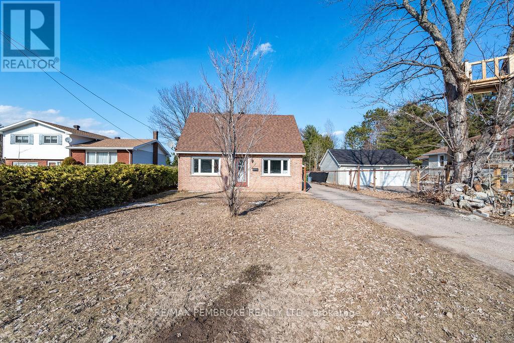 2849 Petawawa Boulevard, Petawawa, Ontario  K8H 2K7 - Photo 1 - X12986078