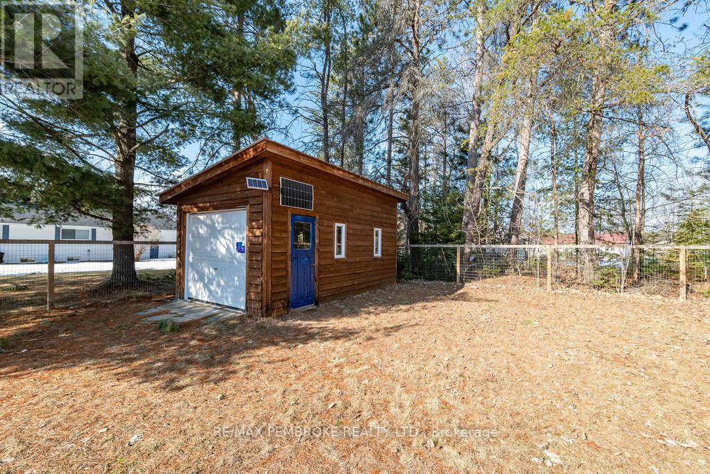 2849 Petawawa Boulevard, Petawawa, Ontario  K8H 2K7 - Photo 10 - X12986078