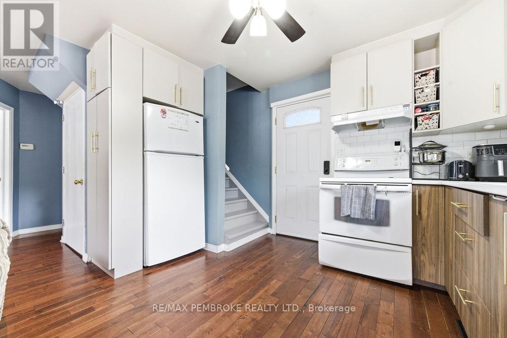 2849 Petawawa Boulevard, Petawawa, Ontario  K8H 2K7 - Photo 13 - X12986078