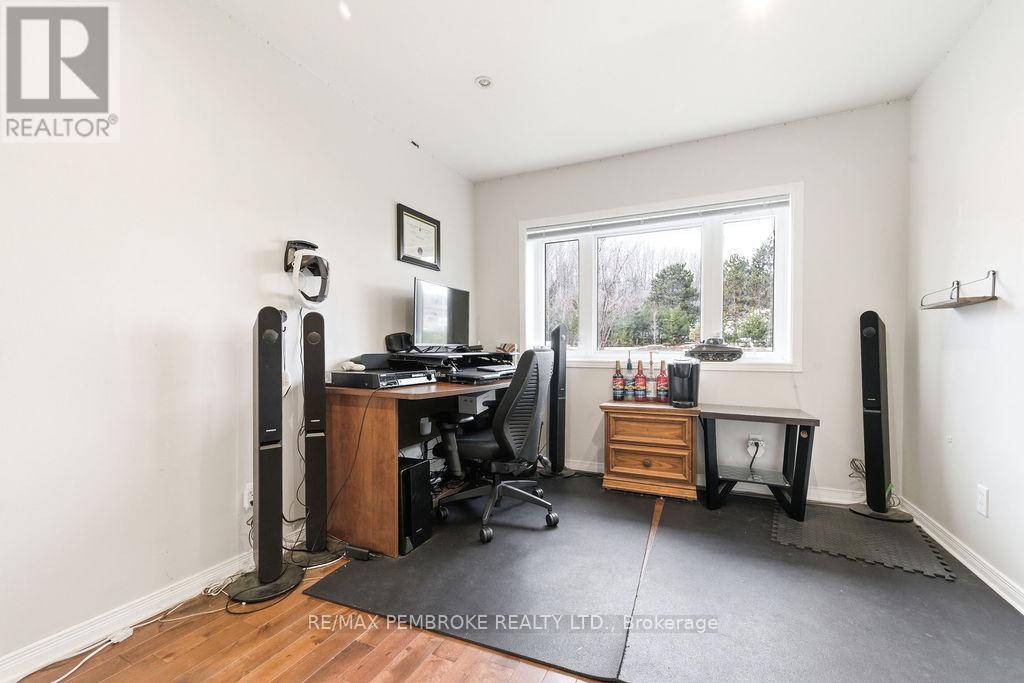 2849 Petawawa Boulevard, Petawawa, Ontario  K8H 2K7 - Photo 23 - X12986078