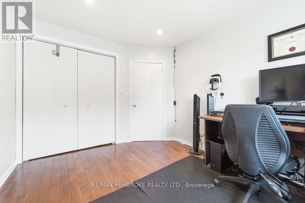 2849 Petawawa Boulevard, Petawawa, Ontario  K8H 2K7 - Photo 24 - X12986078