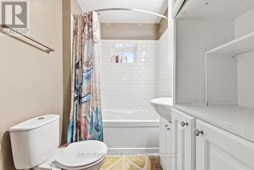 2849 Petawawa Boulevard, Petawawa, Ontario  K8H 2K7 - Photo 25 - X12986078