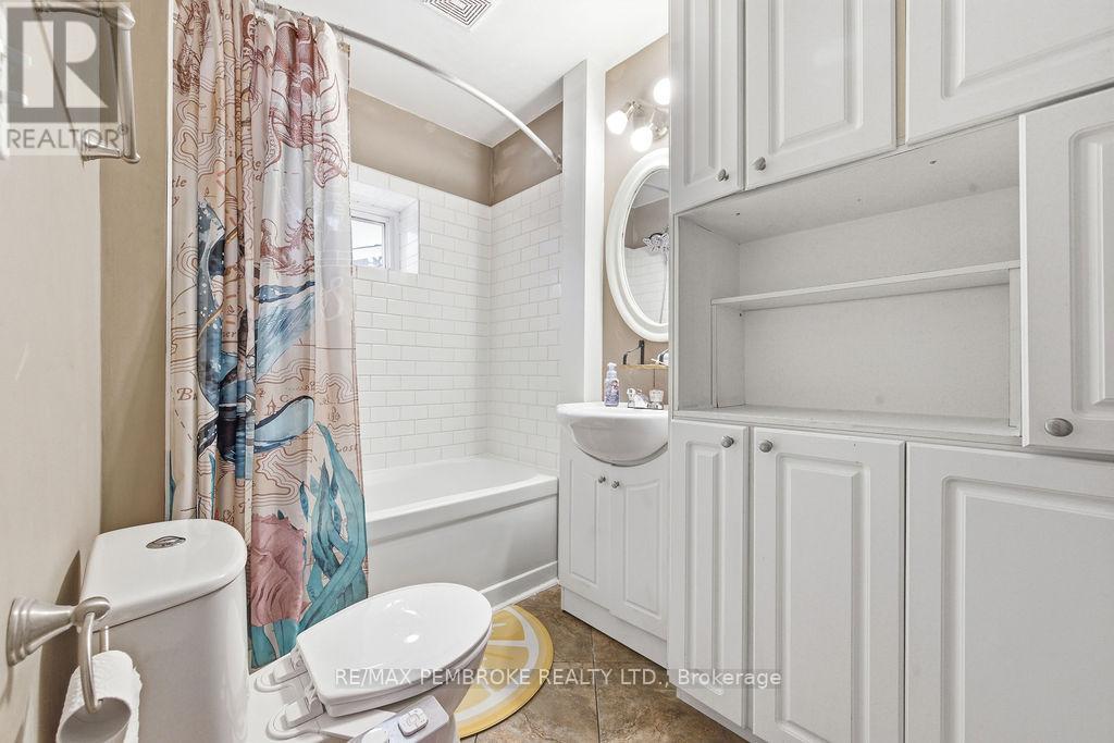 2849 Petawawa Boulevard, Petawawa, Ontario  K8H 2K7 - Photo 28 - X12986078