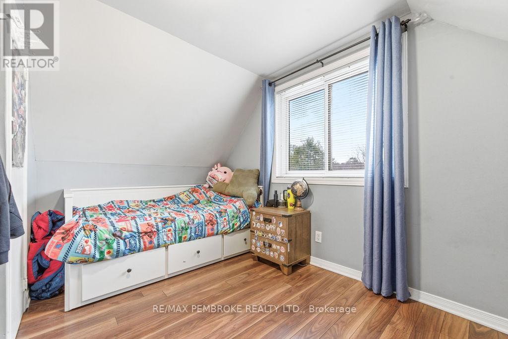 2849 Petawawa Boulevard, Petawawa, Ontario  K8H 2K7 - Photo 32 - X12986078