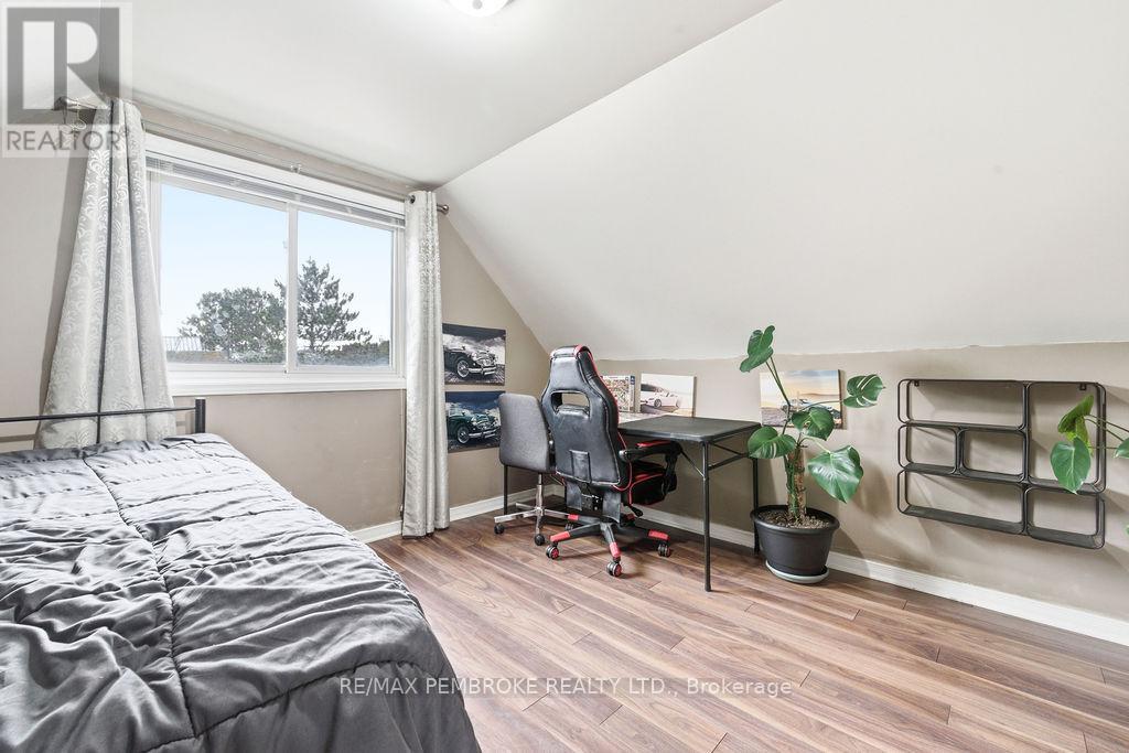 2849 Petawawa Boulevard, Petawawa, Ontario  K8H 2K7 - Photo 33 - X12986078