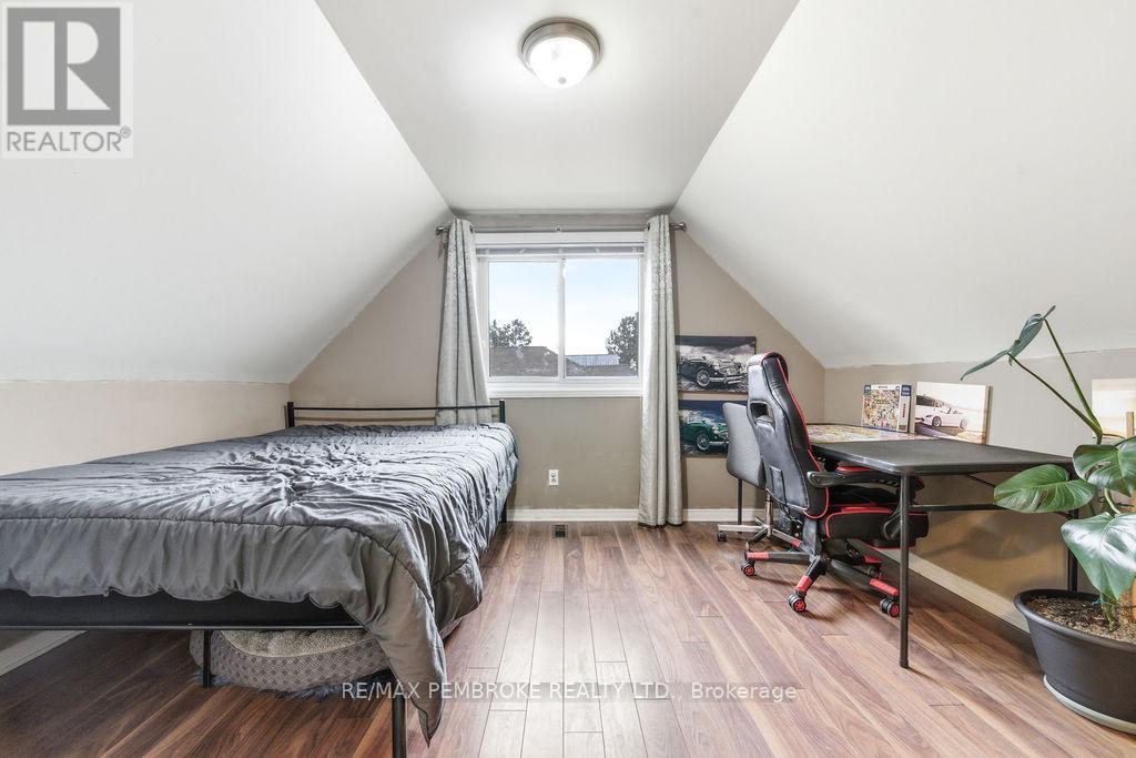 2849 Petawawa Boulevard, Petawawa, Ontario  K8H 2K7 - Photo 34 - X12986078