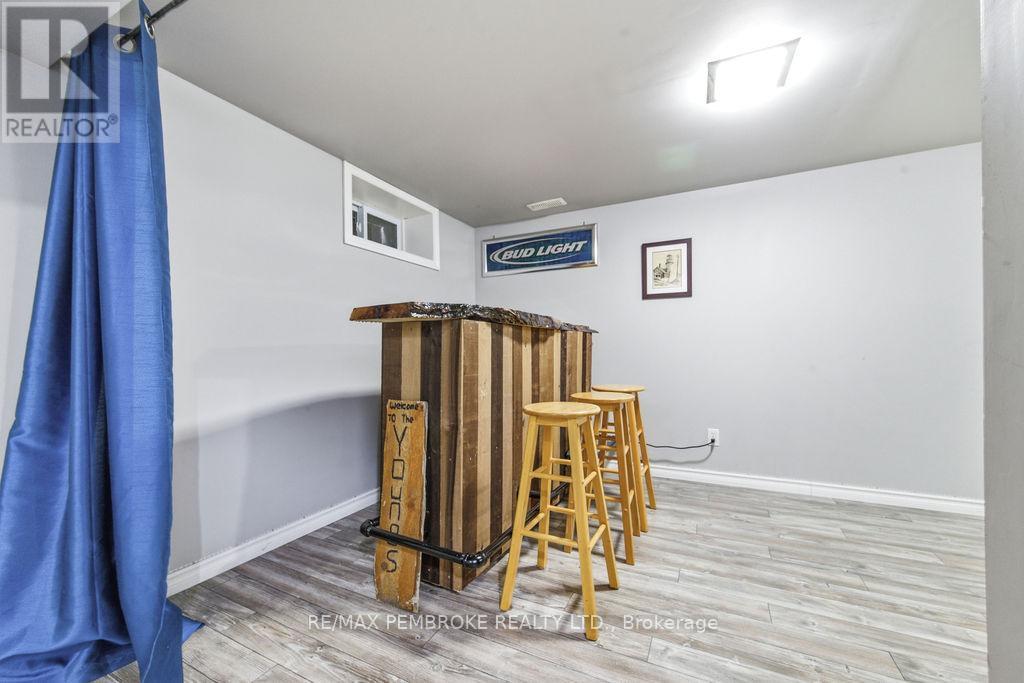 2849 Petawawa Boulevard, Petawawa, Ontario  K8H 2K7 - Photo 39 - X12986078