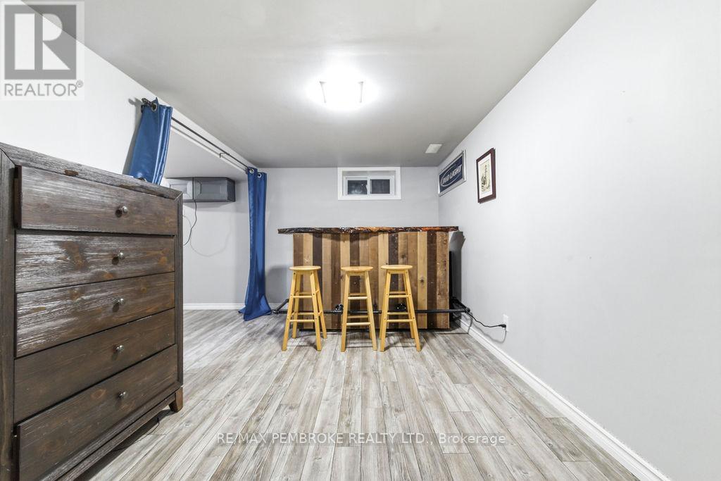 2849 Petawawa Boulevard, Petawawa, Ontario  K8H 2K7 - Photo 40 - X12986078