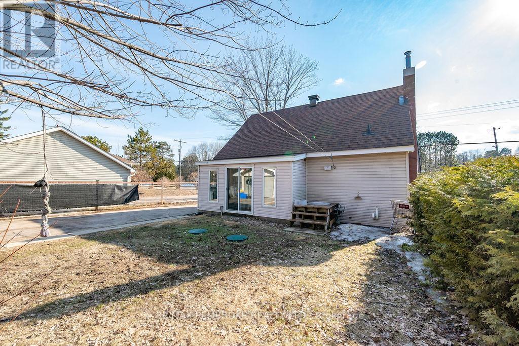 2849 Petawawa Boulevard, Petawawa, Ontario  K8H 2K7 - Photo 6 - X12986078