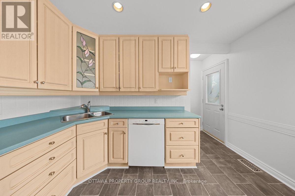 777 Cork Street, Ottawa, Ontario  K1G 1X8 - Photo 10 - X12986066