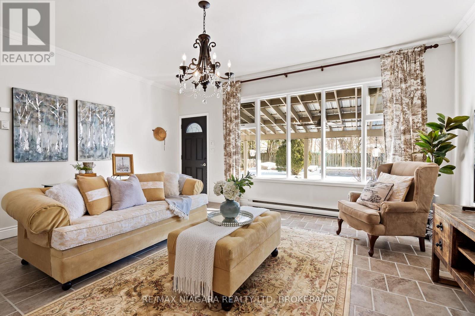 148 Lakeshore Road, St. Catharines, Ontario  L2N 2V1 - Photo 5 - X12986084