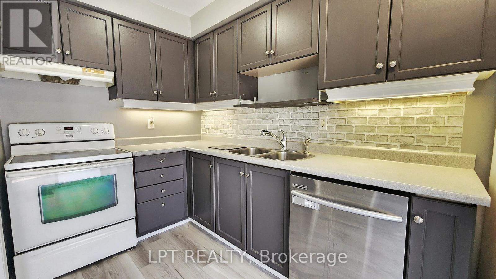 244 Ferndale Drive S, Barrie, Ontario  L4N 8J9 - Photo 9 - S12986054