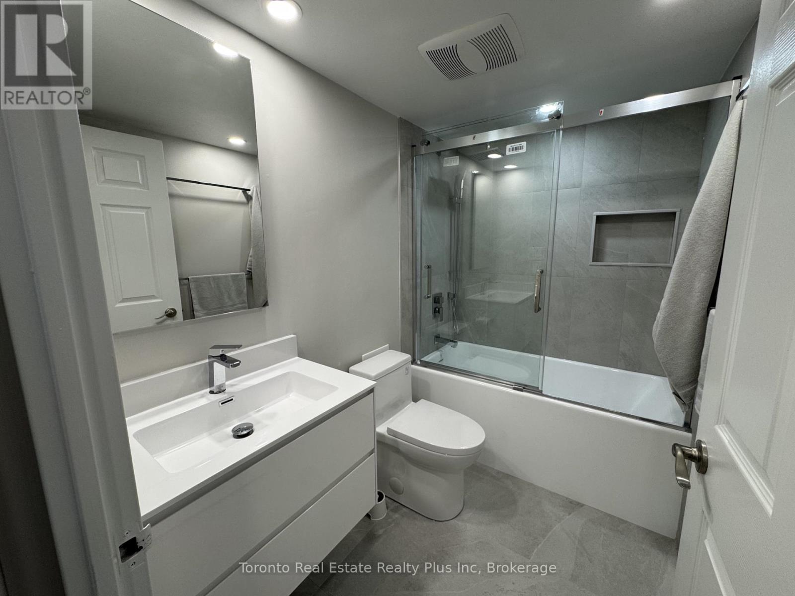 1508 - 350 Rathburn Road, Mississauga, Ontario  L5B 3Y2 - Photo 11 - W12986062