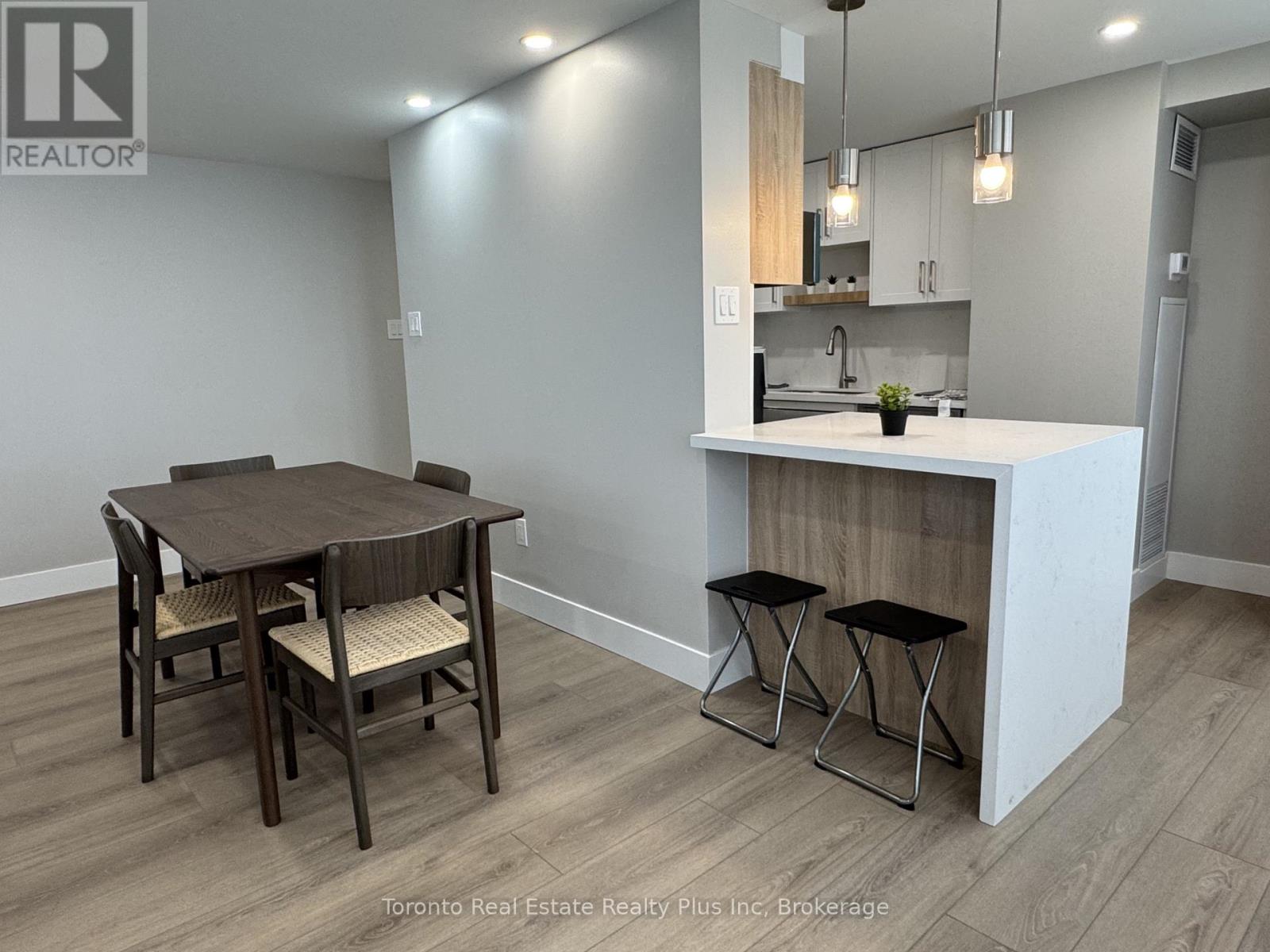 1508 - 350 Rathburn Road, Mississauga, Ontario  L5B 3Y2 - Photo 6 - W12986062