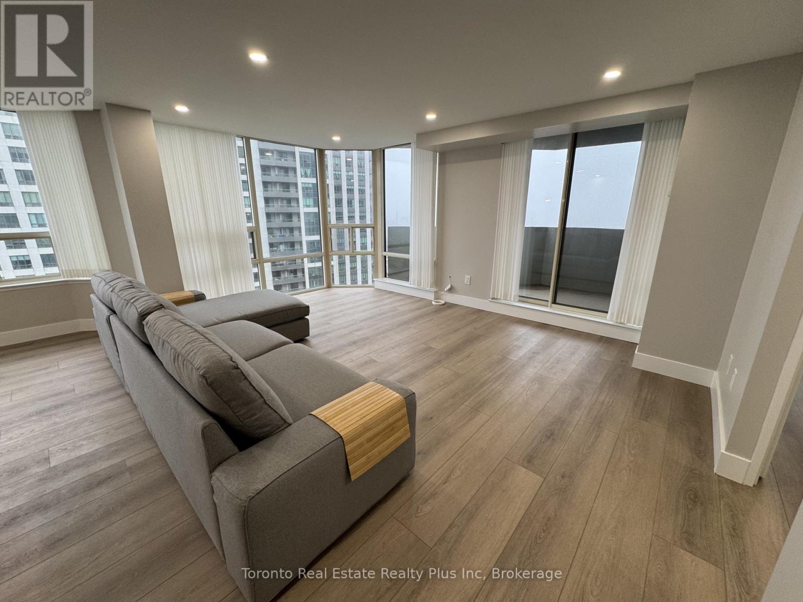 1508 - 350 Rathburn Road, Mississauga, Ontario  L5B 3Y2 - Photo 8 - W12986062