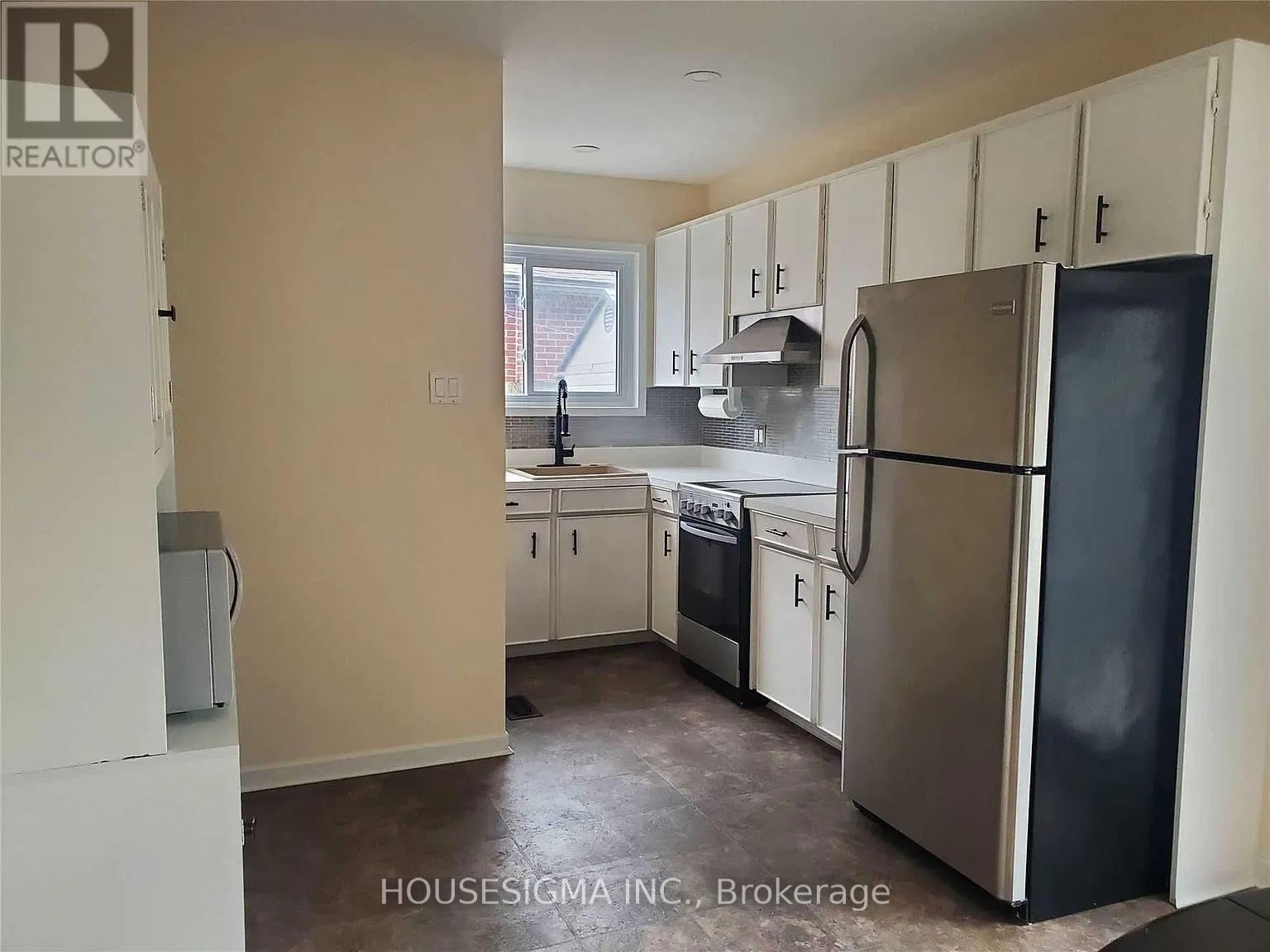 125 Mcmurchy Avenue S, Brampton, Ontario  L6Y 1Z1 - Photo 2 - W12986068