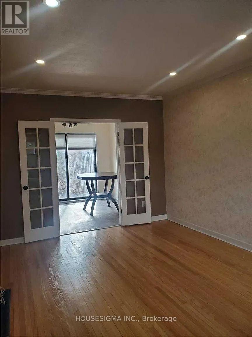 125 Mcmurchy Avenue S, Brampton, Ontario  L6Y 1Z1 - Photo 8 - W12986068