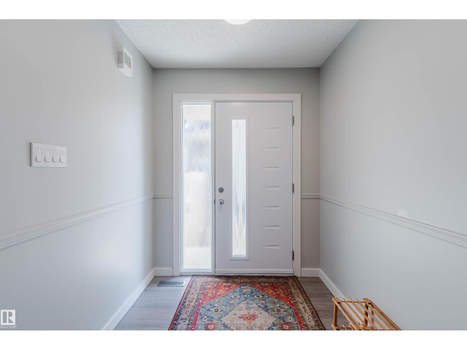 17308 61 Av Nw, Edmonton, Alberta  T6M 1E4 - Photo 2 - E4481819