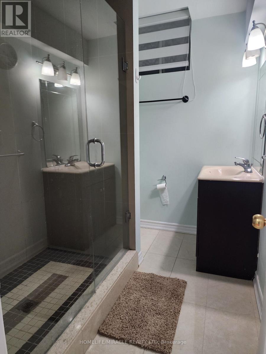 75 Vanderpool Crescent, Brampton, Ontario  L6P 3W2 - Photo 7 - W12736334