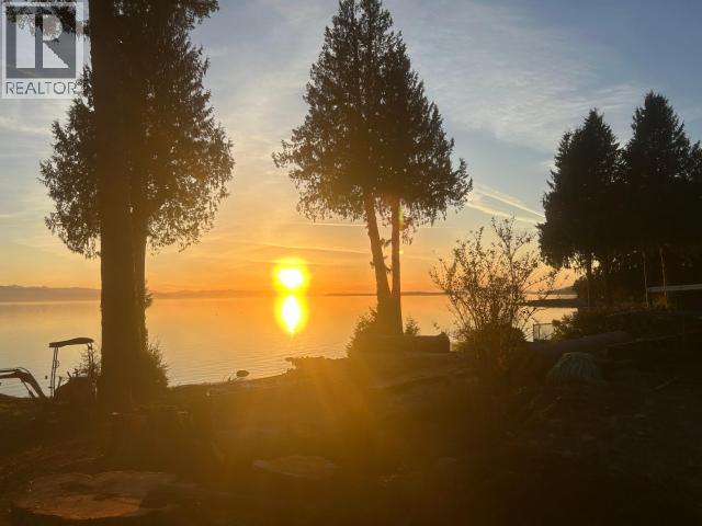 6725 Klahanie Drive, Powell River, British Columbia   - Photo 1 - 19774