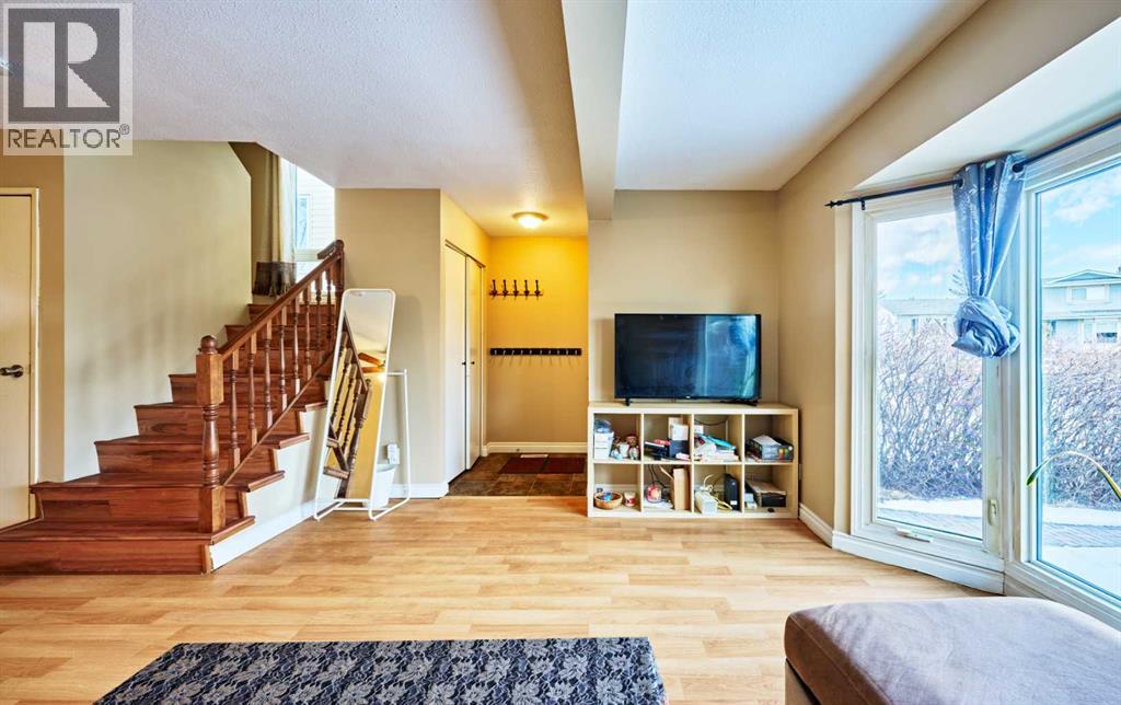 51 Sunmills Court SW, Calgary, Alberta  T2X 2R4 - Photo 5 - A2296195