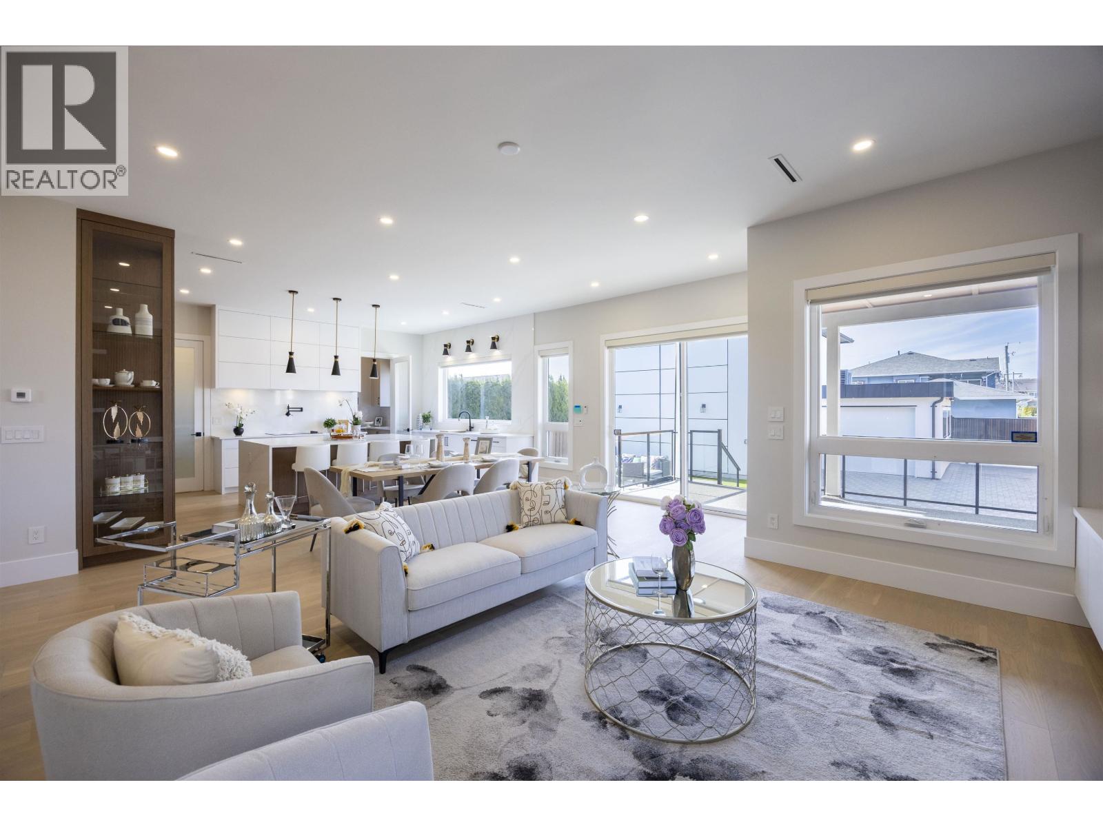 8093 14th Avenue, Burnaby, British Columbia  V3N 2B5 - Photo 15 - R3109059