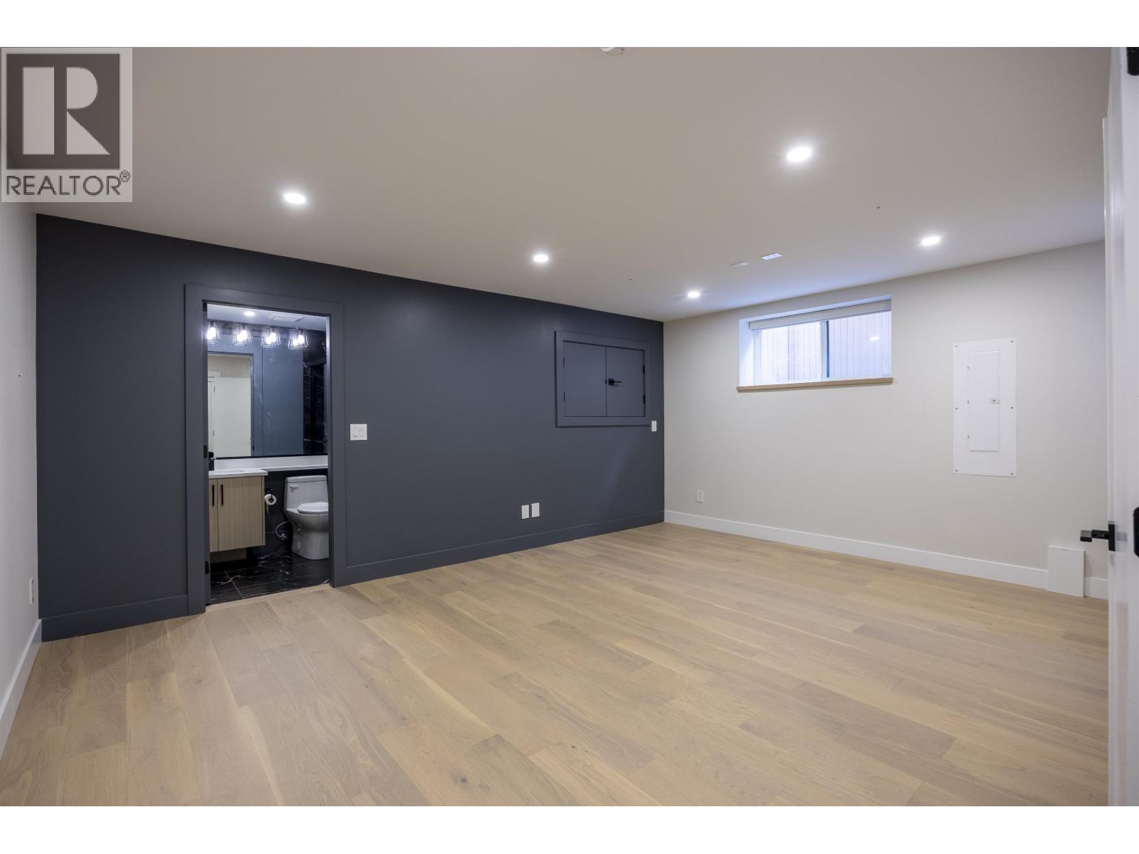 8093 14th Avenue, Burnaby, British Columbia  V3N 2B5 - Photo 35 - R3109059