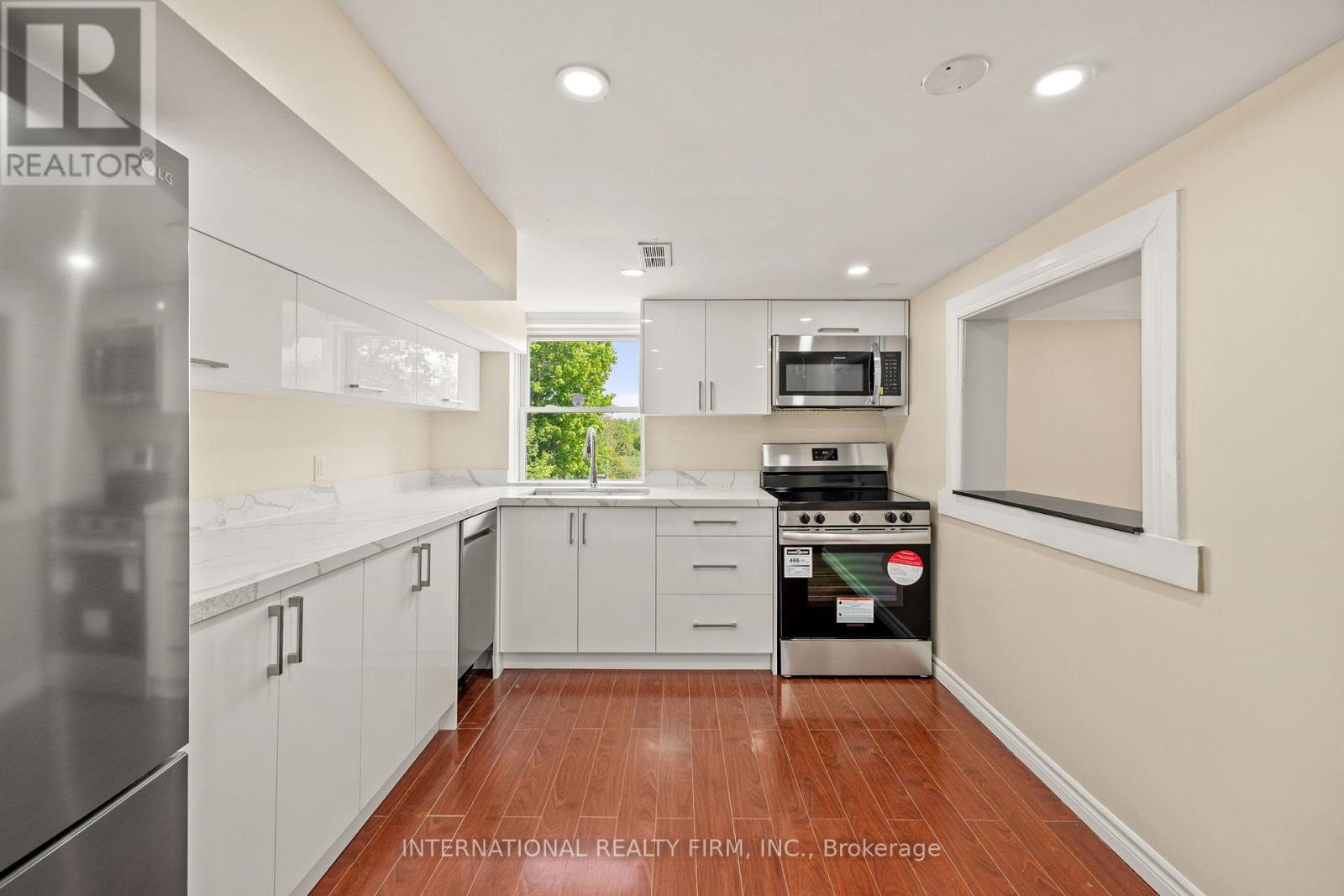 304 Broadway, Orangeville, Ontario  L9W 1L3 - Photo 13 - W12981102