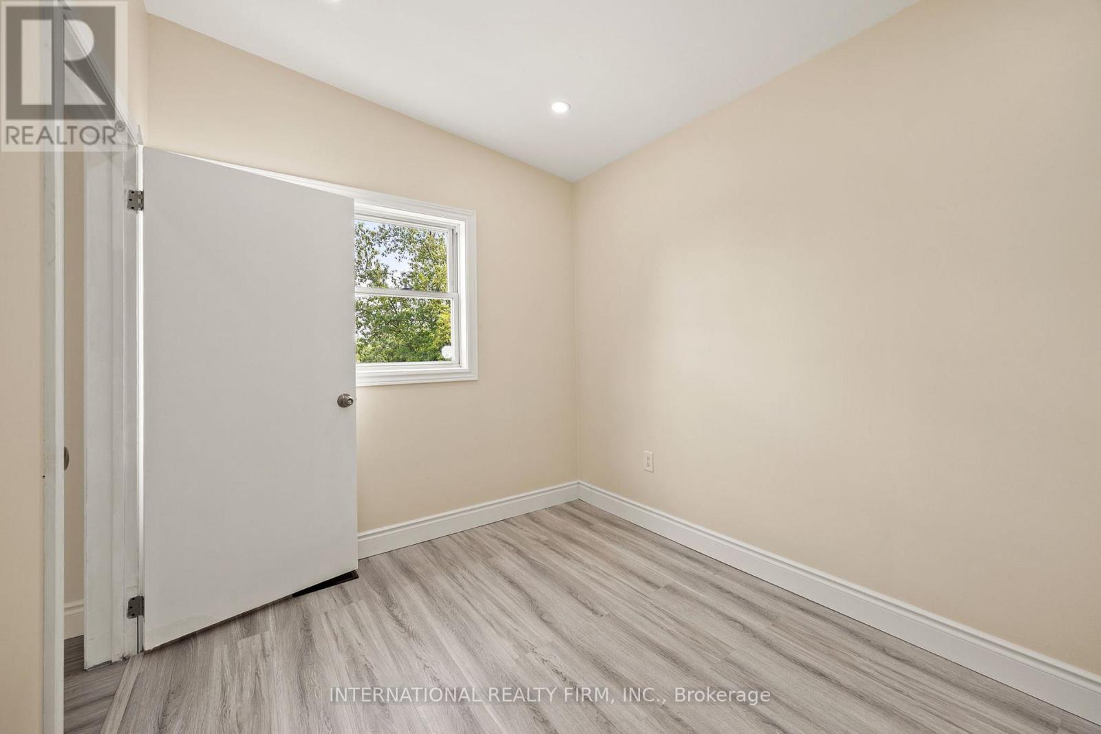 304 Broadway, Orangeville, Ontario  L9W 1L3 - Photo 18 - W12981124