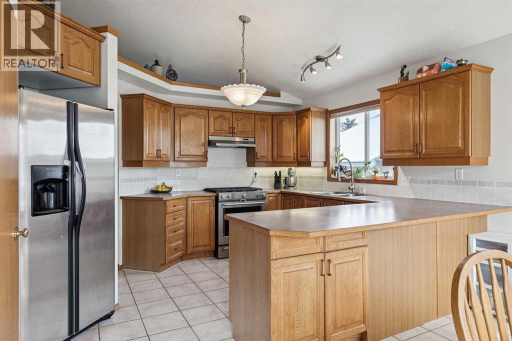 6 Sheep River Crescent, Okotoks, Alberta  T1S 1N6 - Photo 9 - A2299644