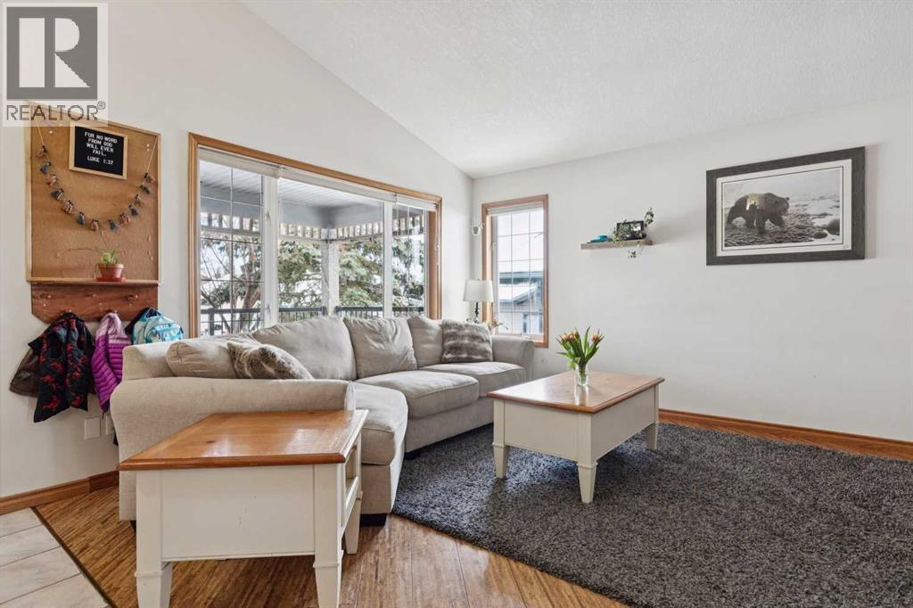 6 Sheep River Crescent, Okotoks, Alberta  T1S 1N6 - Photo 6 - A2299644