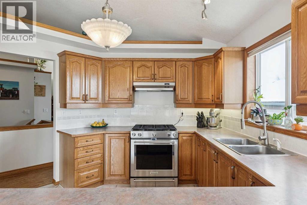 6 Sheep River Crescent, Okotoks, Alberta  T1S 1N6 - Photo 10 - A2299644