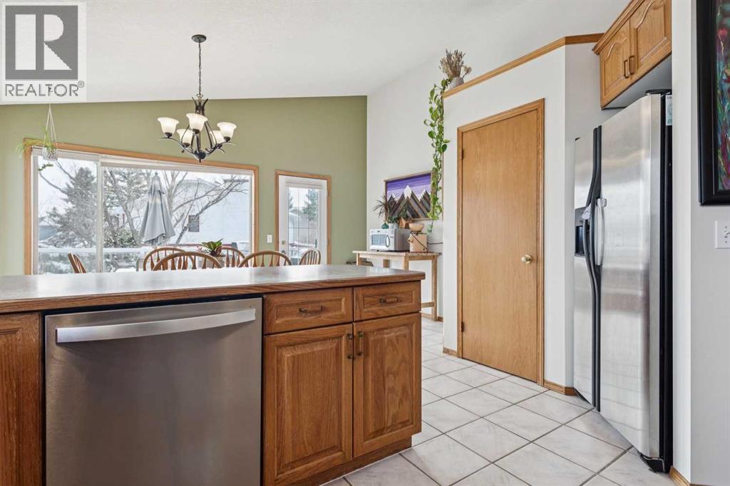 6 Sheep River Crescent, Okotoks, Alberta  T1S 1N6 - Photo 12 - A2299644