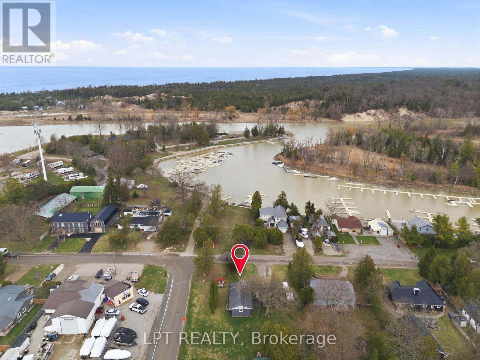 7597 Biddulph Street, Lambton Shores, Ontario  N0M 2L0 - Photo 10 - X12986112