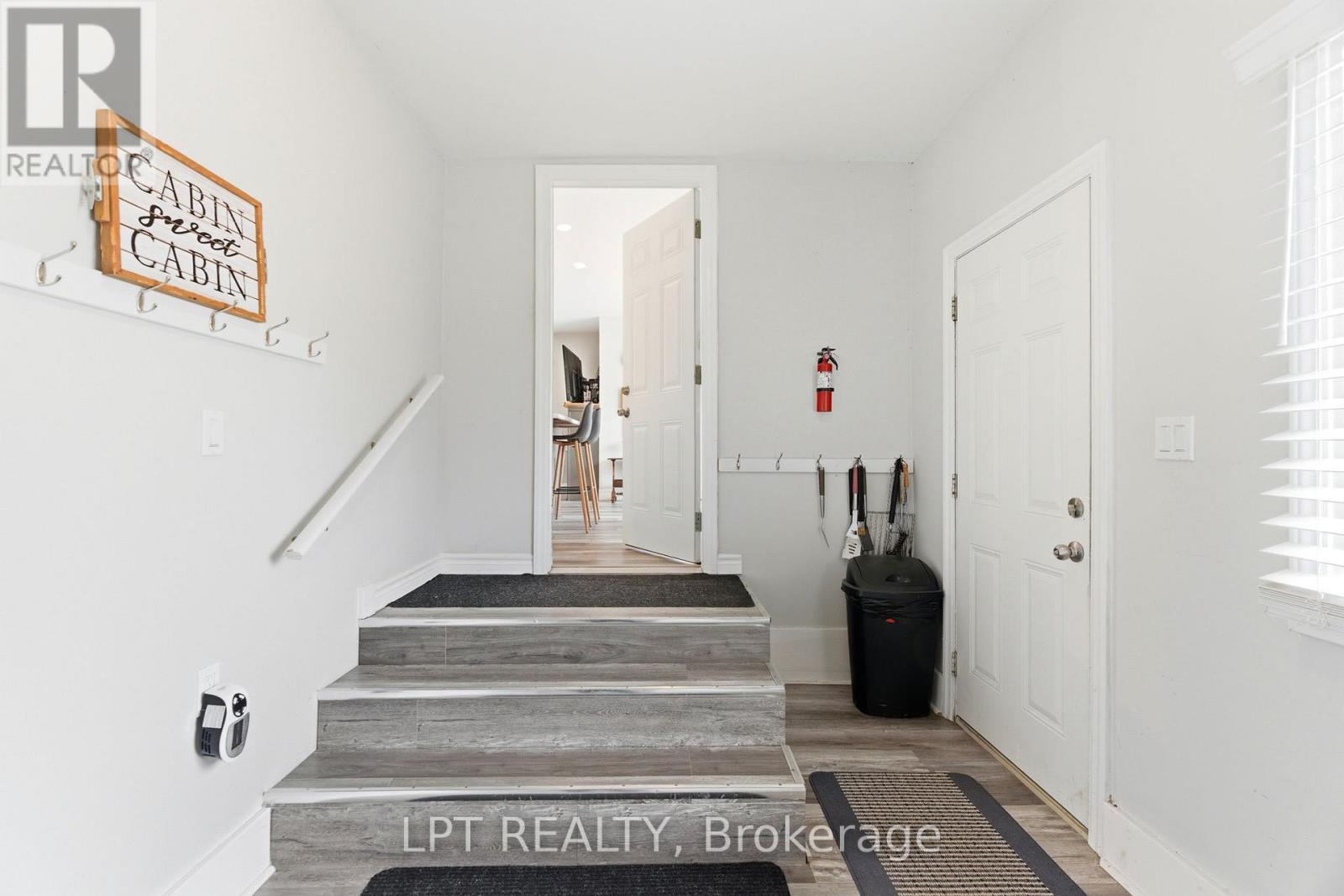 7597 Biddulph Street, Lambton Shores, Ontario  N0M 2L0 - Photo 11 - X12986112