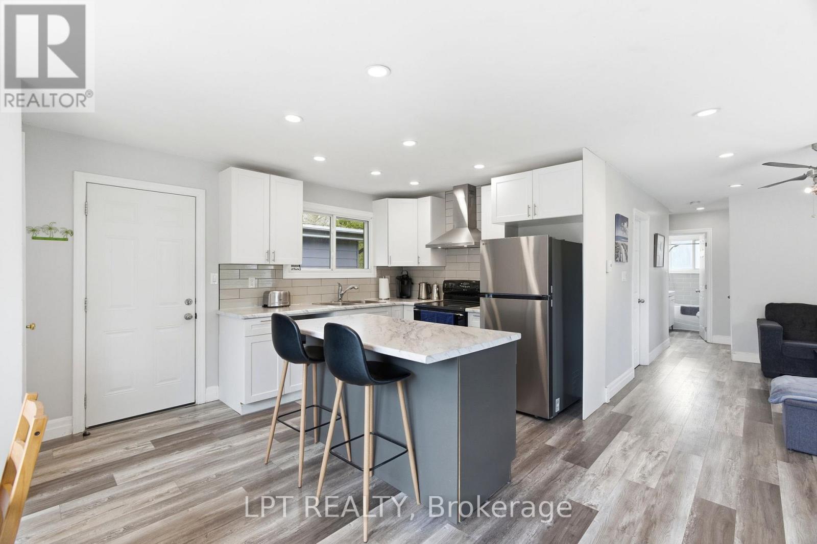 7597 Biddulph Street, Lambton Shores, Ontario  N0M 2L0 - Photo 14 - X12986112