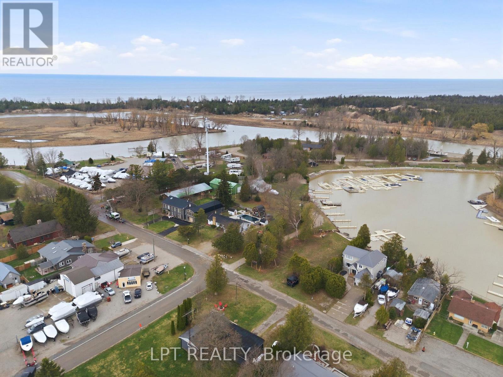 7597 Biddulph Street, Lambton Shores, Ontario  N0M 2L0 - Photo 40 - X12986112