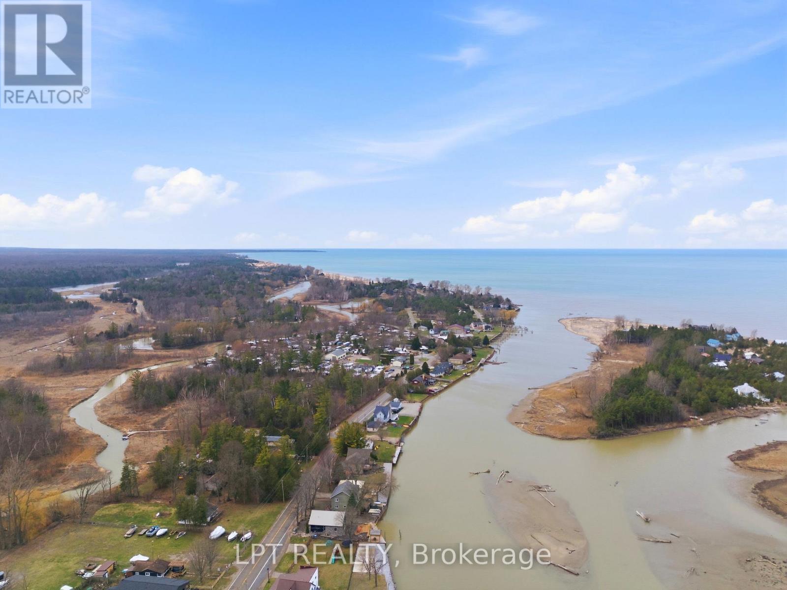 7597 Biddulph Street, Lambton Shores, Ontario  N0M 2L0 - Photo 44 - X12986112