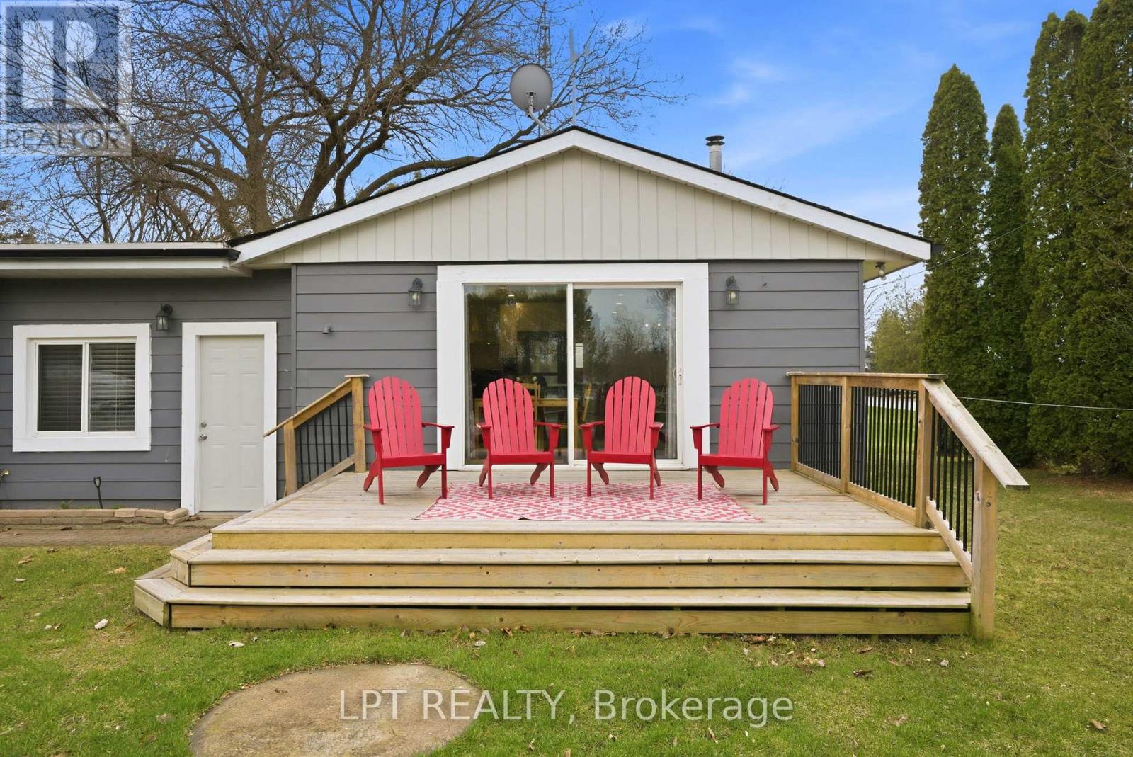 7597 Biddulph Street, Lambton Shores, Ontario  N0M 2L0 - Photo 5 - X12986112