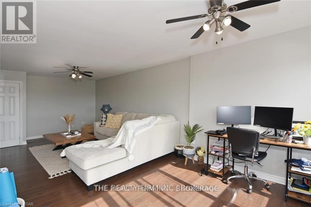 808 - 135 Baseline Road W, London South, Ontario  N6J 4W4 - Photo 10 - X12986120