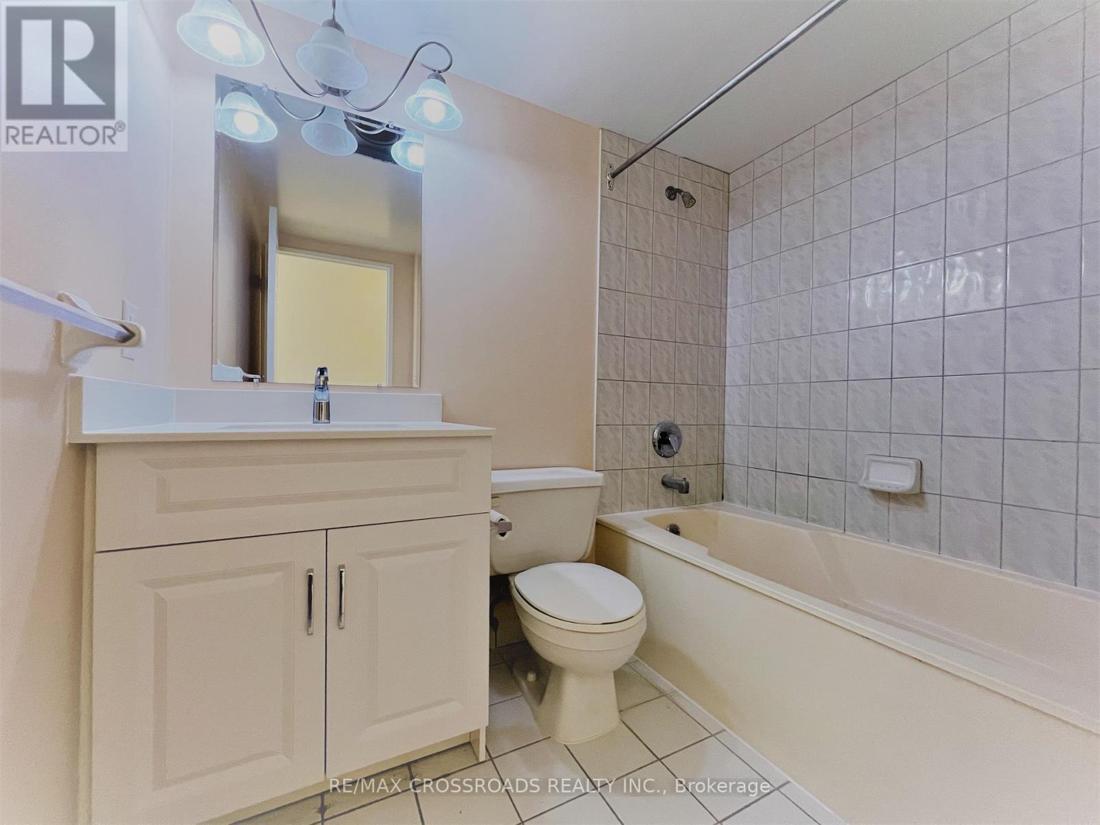 1702 - 8 Lee Centre Drive, Toronto, Ontario  M1H 3H8 - Photo 10 - E12986110