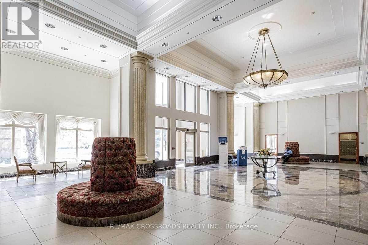 1702 - 8 Lee Centre Drive, Toronto, Ontario  M1H 3H8 - Photo 2 - E12986110