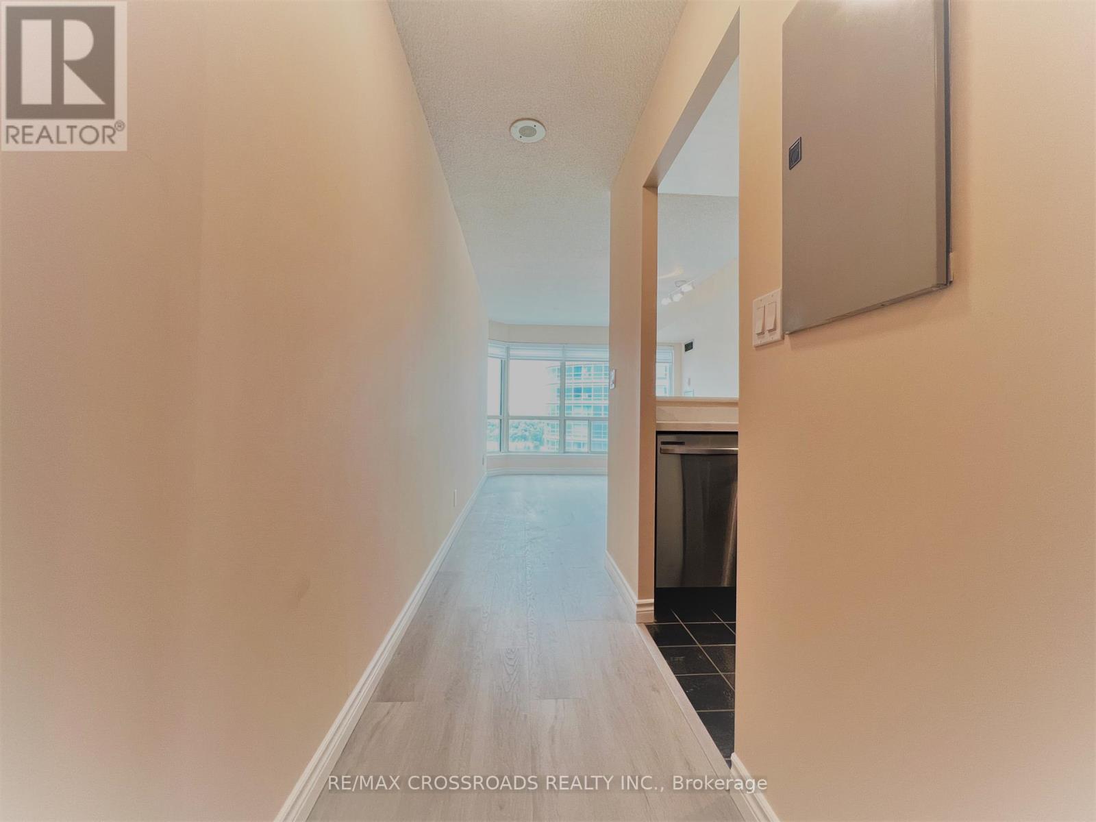 1702 - 8 Lee Centre Drive, Toronto, Ontario  M1H 3H8 - Photo 3 - E12986110