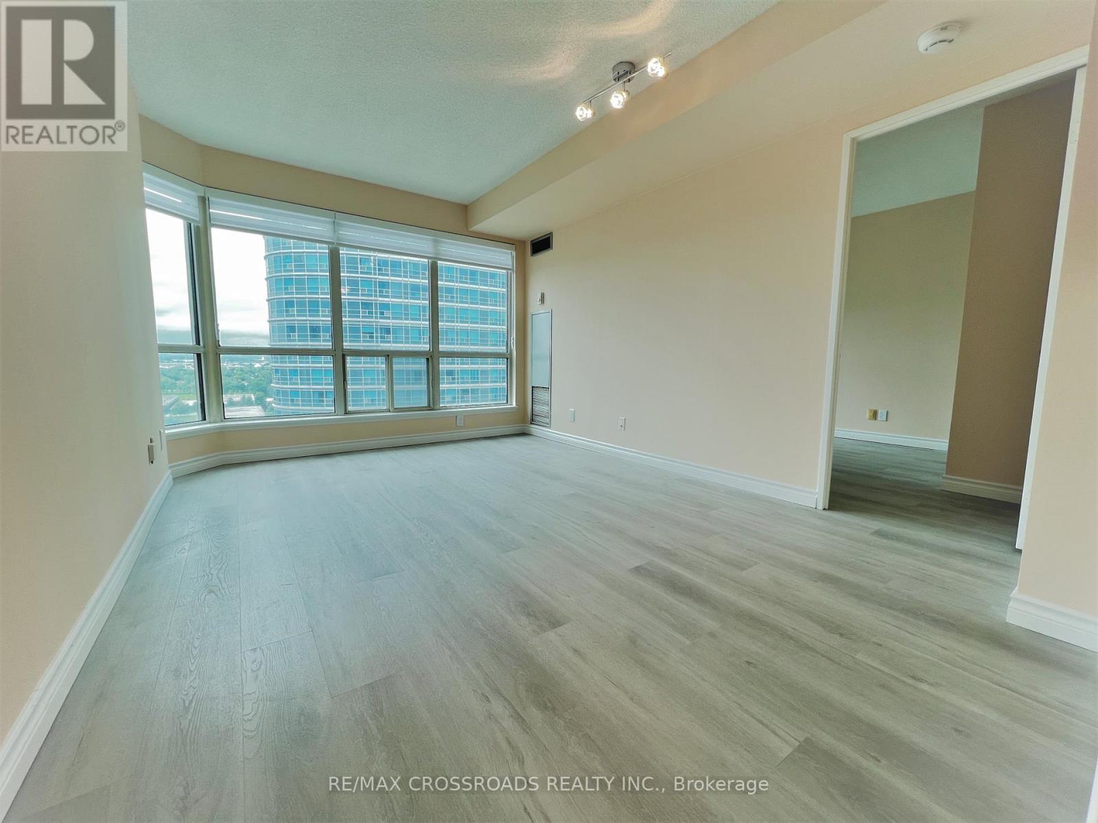 1702 - 8 Lee Centre Drive, Toronto, Ontario  M1H 3H8 - Photo 5 - E12986110