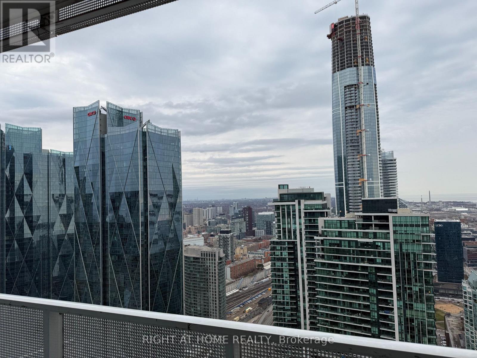 5605 - 88 Harbour Street, Toronto, Ontario  M5J 0C3 - Photo 12 - C12986086