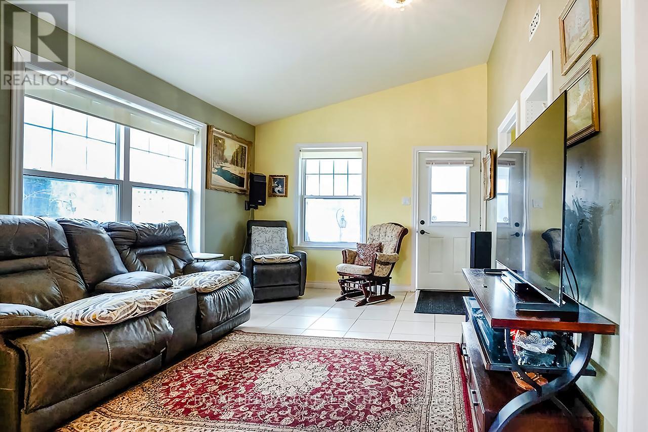 84 Nevin Avenue, Peterborough, Ontario  K9J 6E8 - Photo 7 - X12883964