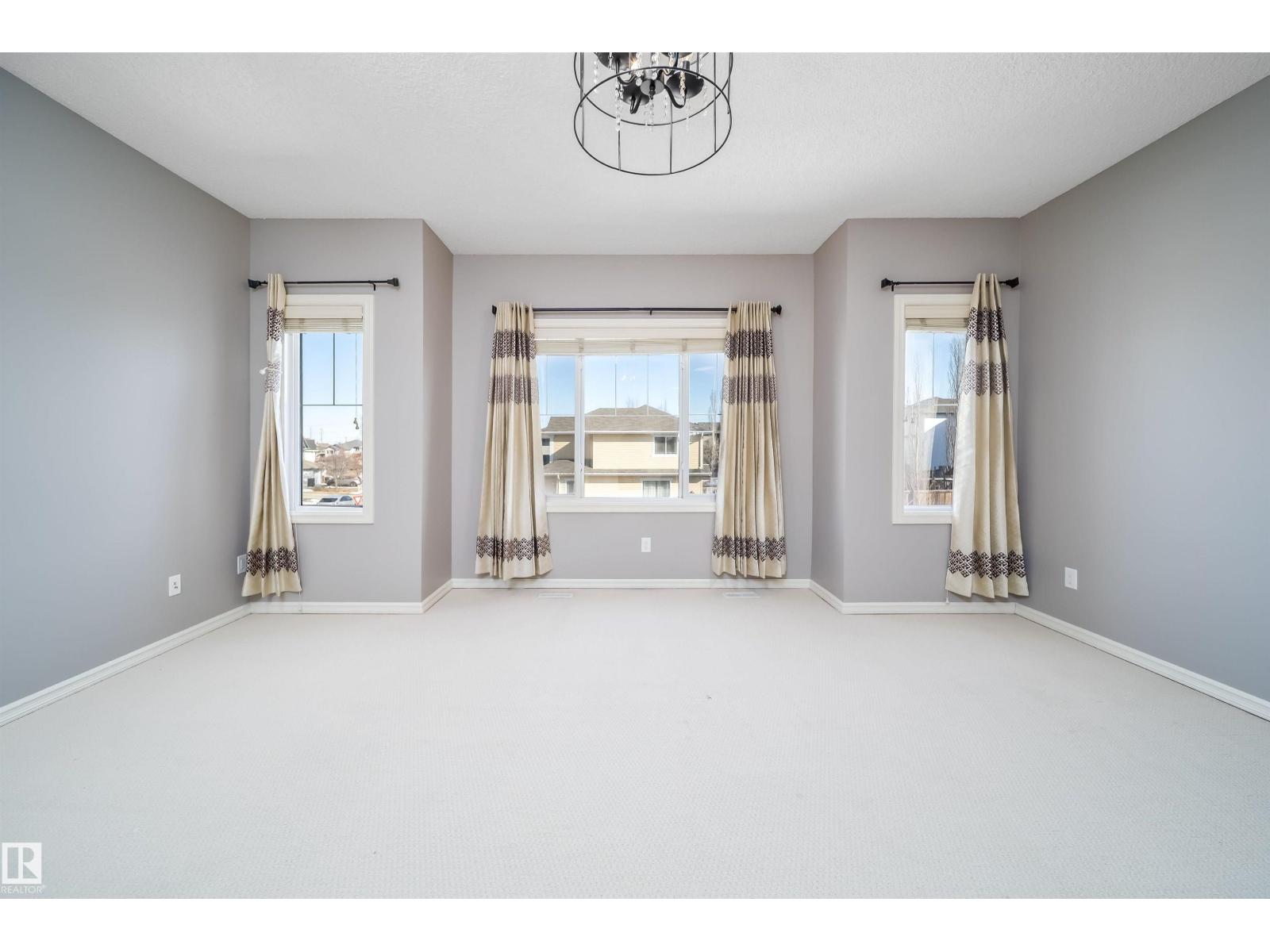 5935 6 Av Sw, Edmonton, Alberta  T6X 0G4 - Photo 11 - E4481823