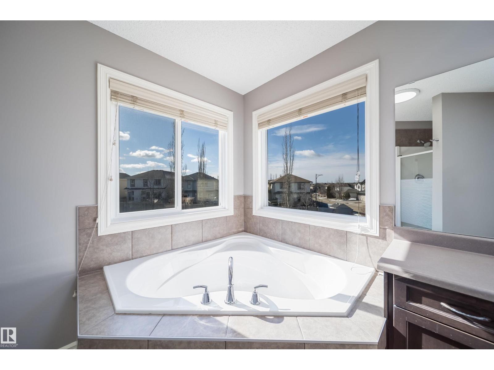 5935 6 Av Sw, Edmonton, Alberta  T6X 0G4 - Photo 15 - E4481823