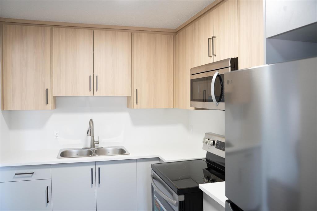 58 Sanford Fleming Road, Winnipeg, Manitoba  R2C 4G7 - Photo 2 - 202606759